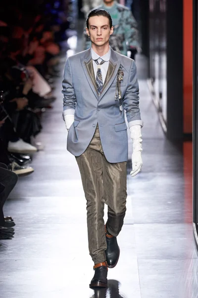 Look 2